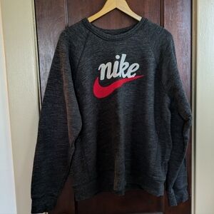 Men's Nike heritage crewneck sweatshirt with embroidered logo